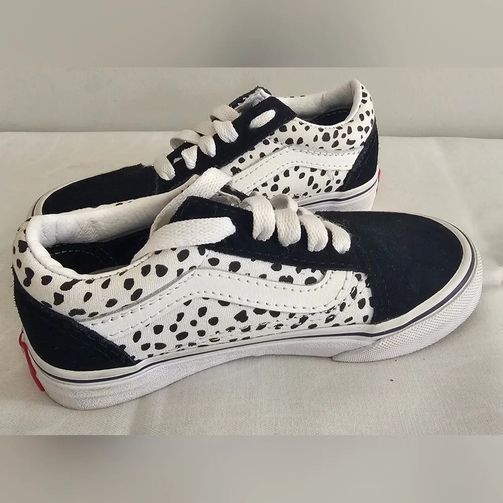 Kids Black and White Spot Low-Top Sneakers - Classic Style
